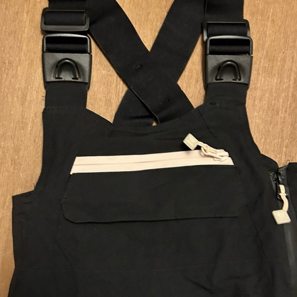 All In Motion Snowsuit❄️ - Picture 3 of 8